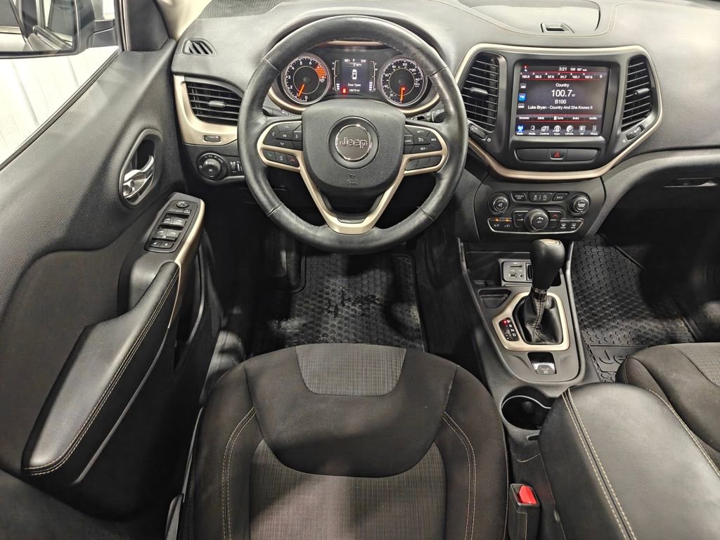 Used 2017 Jeep Cherokee Latitude w/ Cold Weather Group image 4