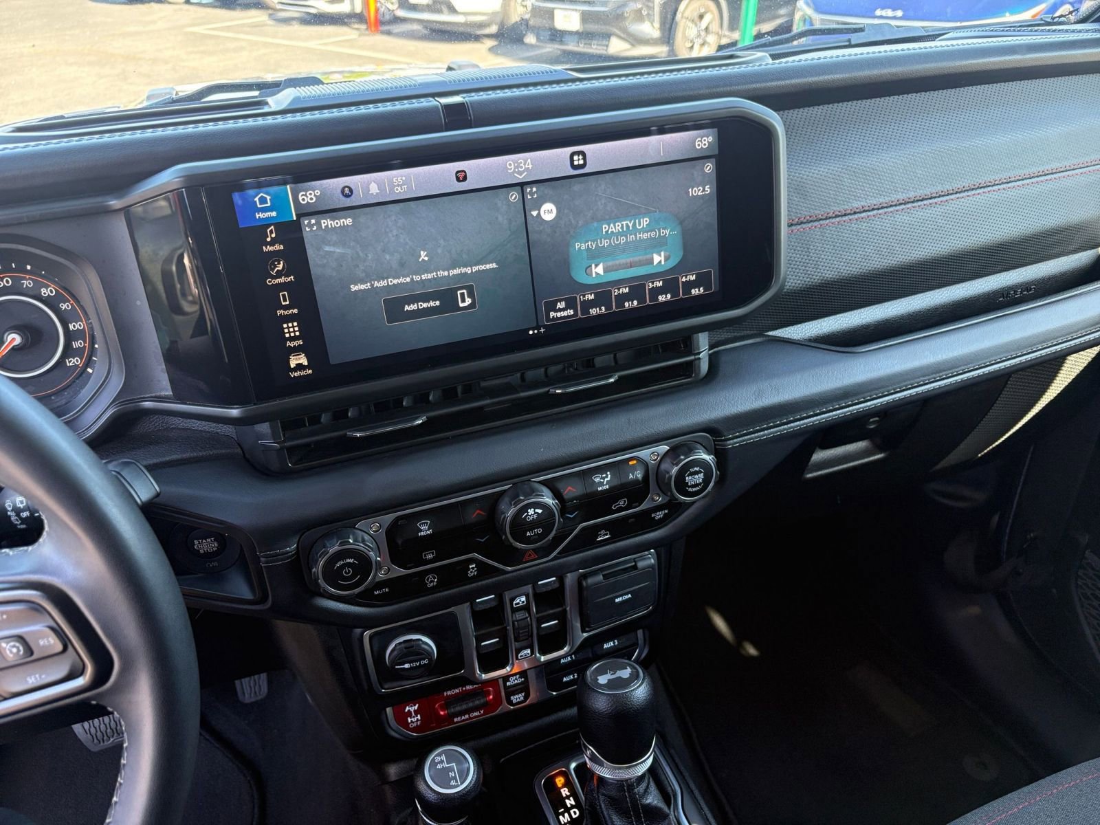 Used 2025 Jeep Wrangler Unlimited Rubicon image 17