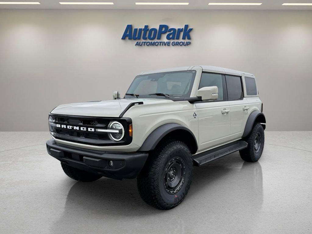 New 2025 Ford Bronco Outer Banks w/ Sasquatch Package image 3