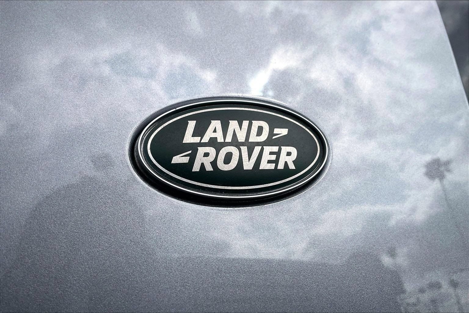 Used 2023 Land Rover Defender 130 X AWD/4WD image 9