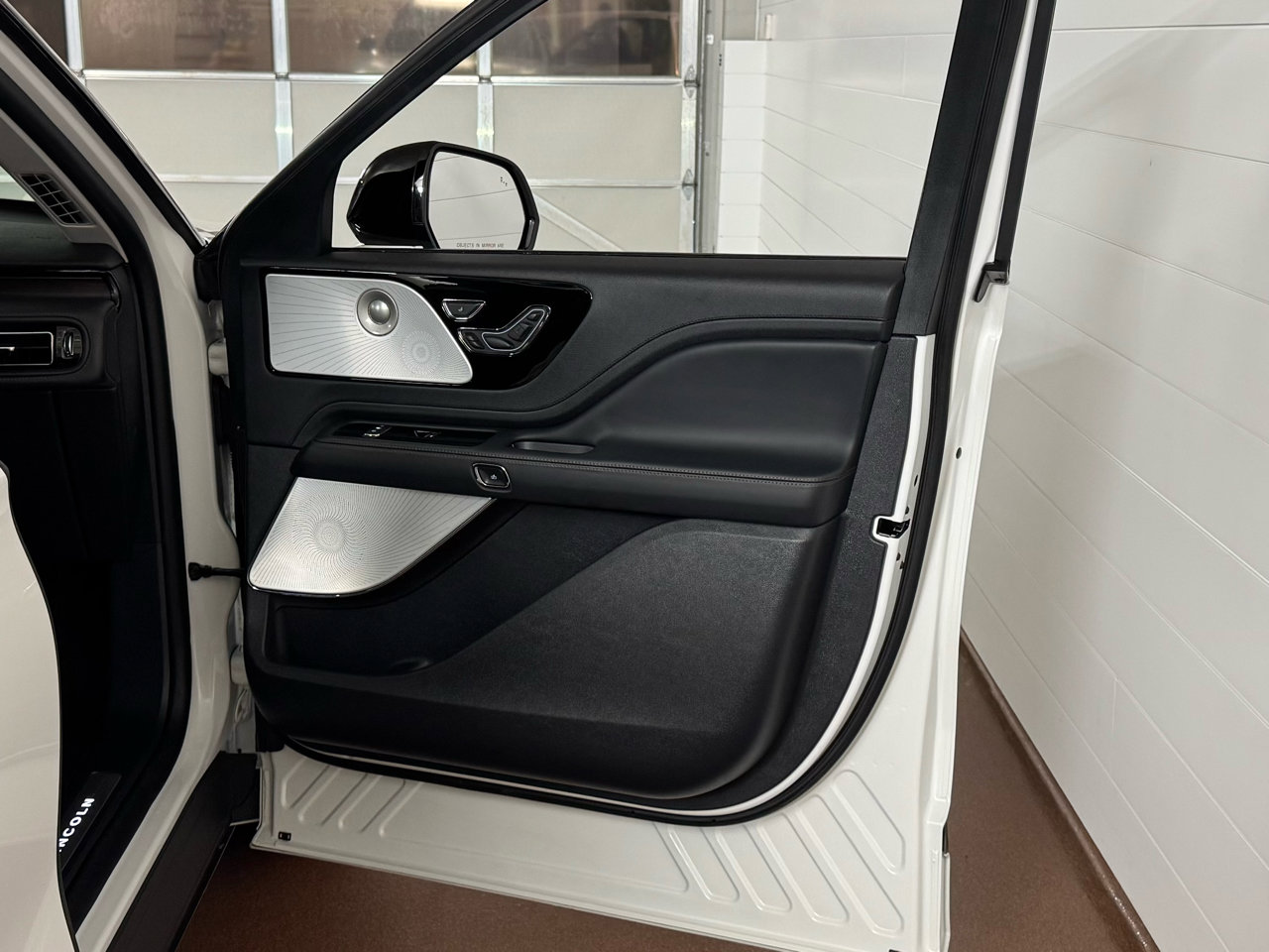 Used 2025 Lincoln Aviator Reserve w/ Equipment Group 201A image 46