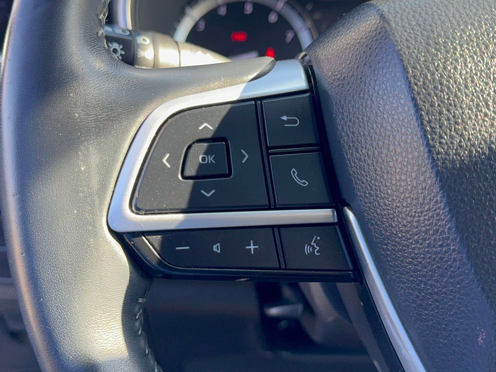 Used 2022 Toyota Highlander XLE image 16