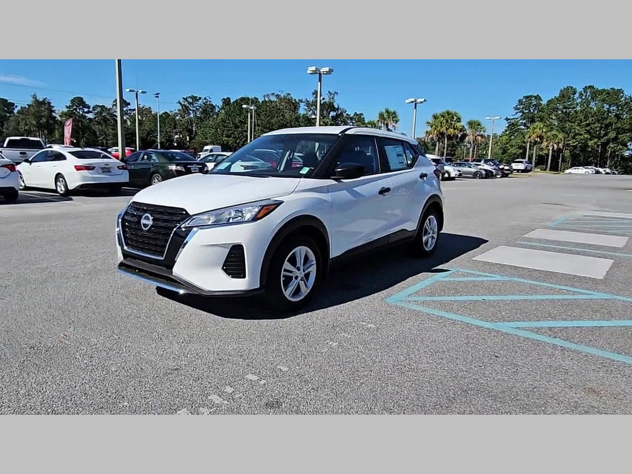 New 2025 Nissan Kicks Play S image 21