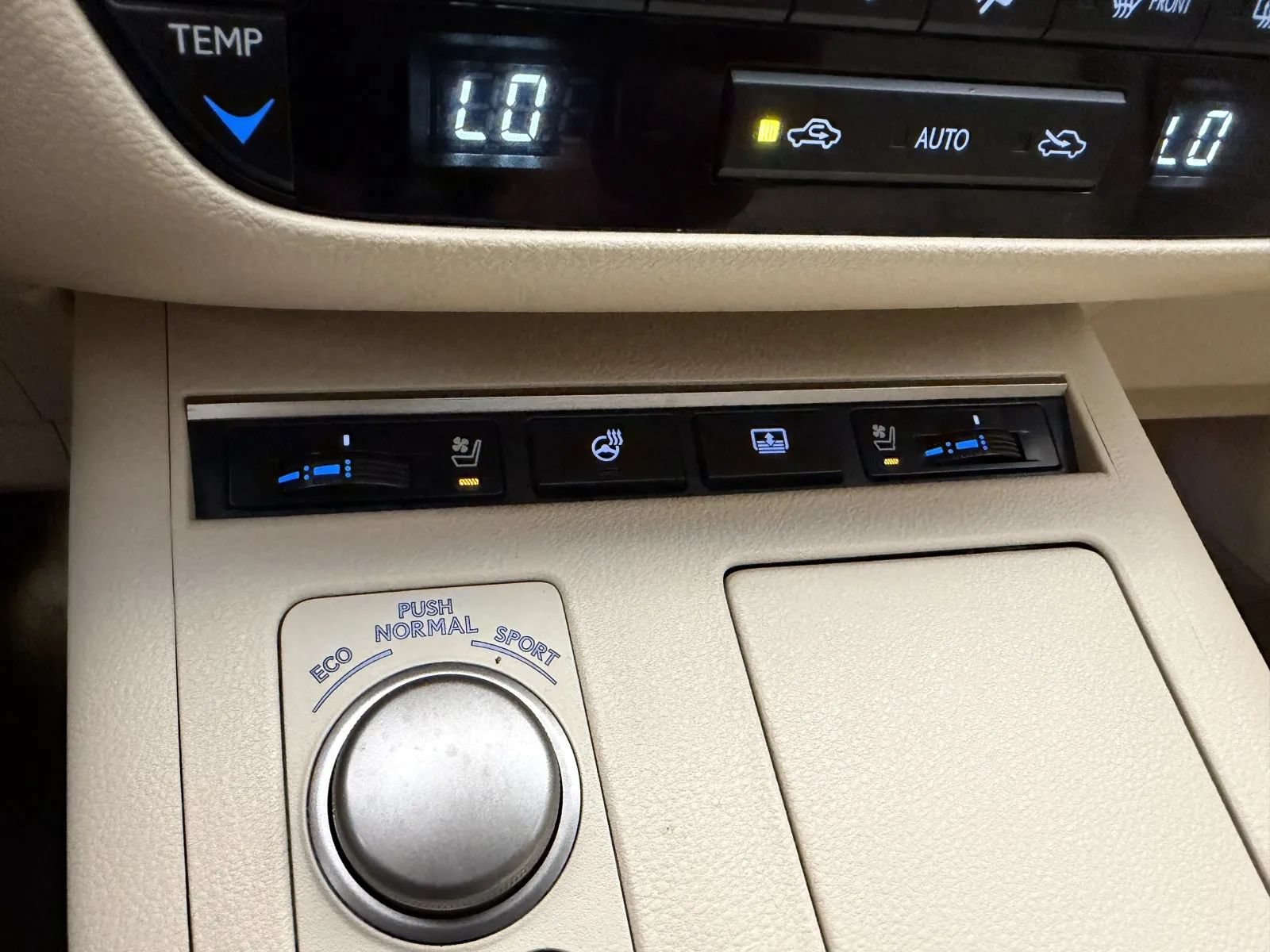 Used 2015 Lexus ES 350 w/ Luxury Package FWD image 21