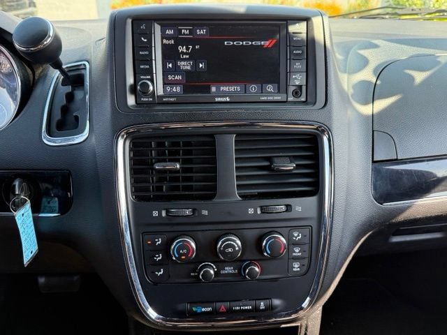 Used 2017 Dodge Grand Caravan SE FWD image 26