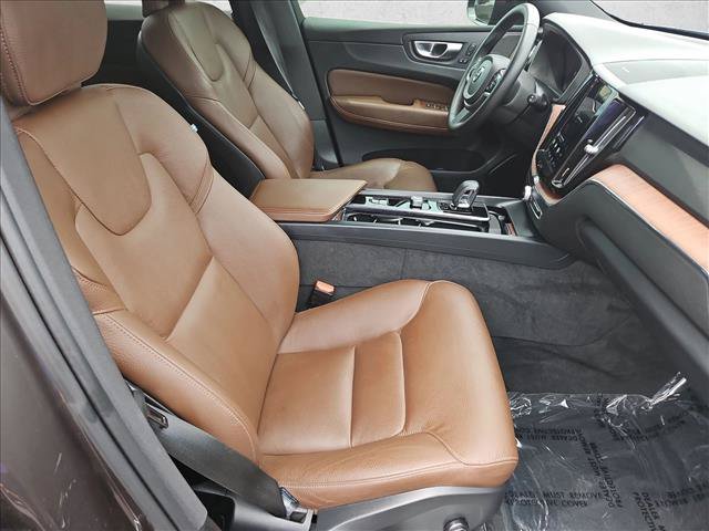 Used 2024 Volvo XC60 T8 Plus w/ Climate Package AWD/4WD image 19