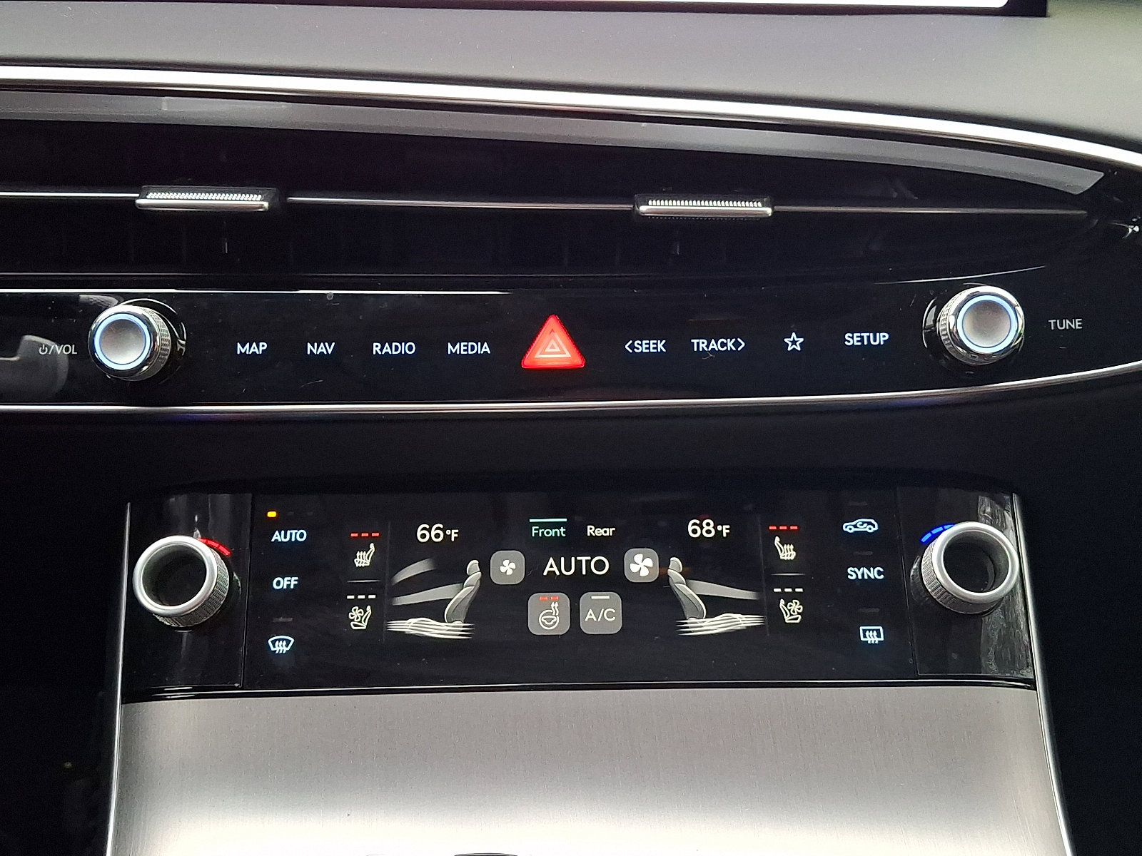 Certified 2026 Genesis GV70 2.5T Advanced image 16