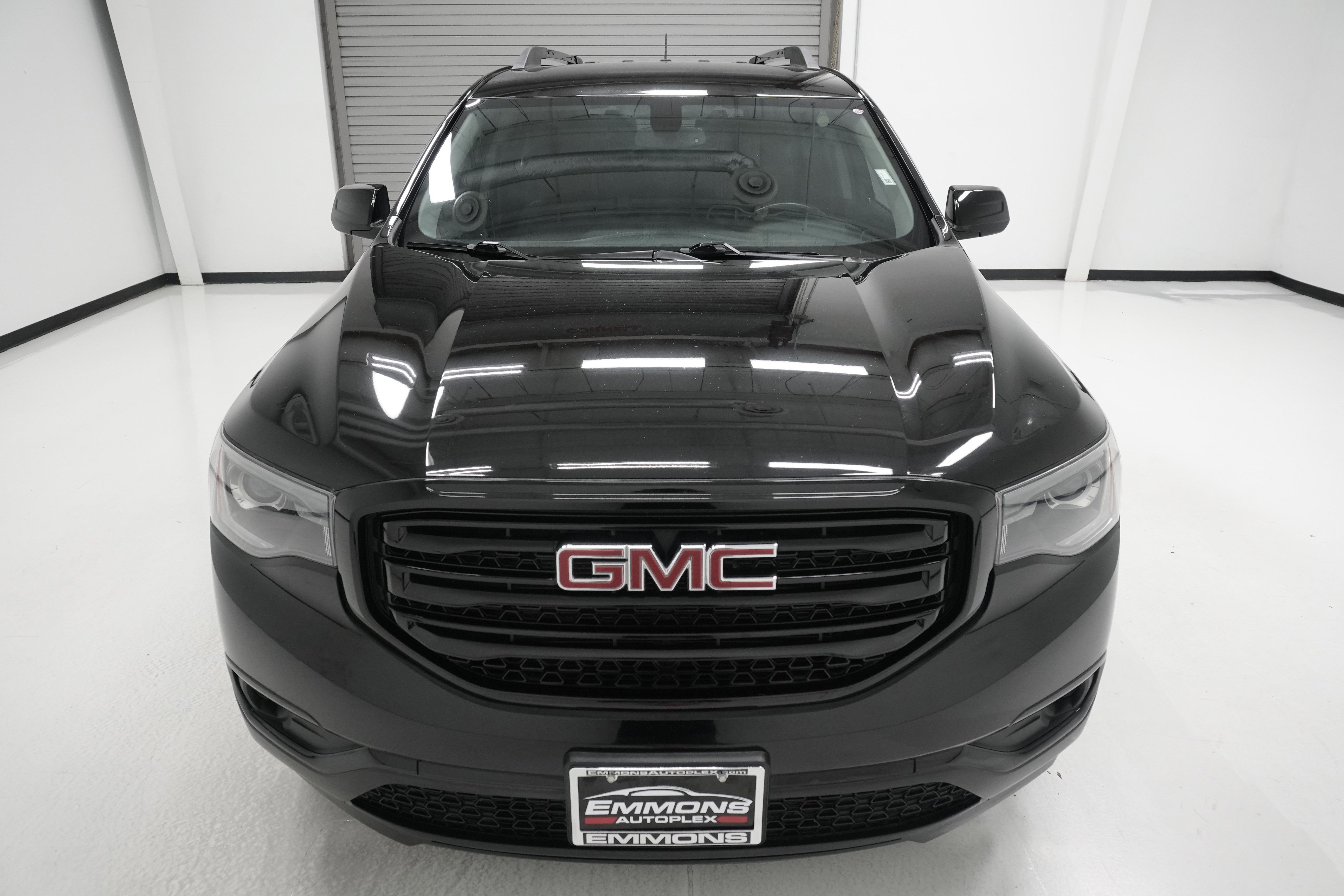 Used 2019 GMC Acadia SLT w/ Black Edition FWD image 2