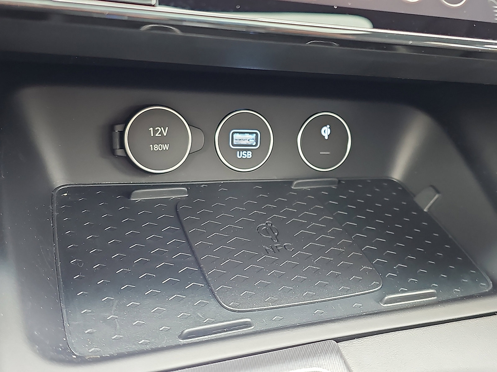 Used 2025 Genesis G70 3.3T Advanced image 26