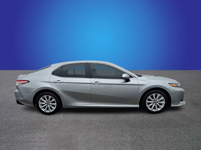 Used 2020 Toyota Camry LE FWD image 4