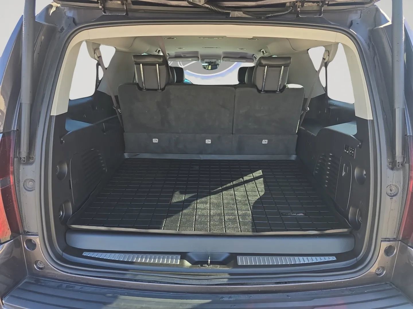 Used 2016 Chevrolet Suburban LT w/ Luxury Package AWD/4WD image 22