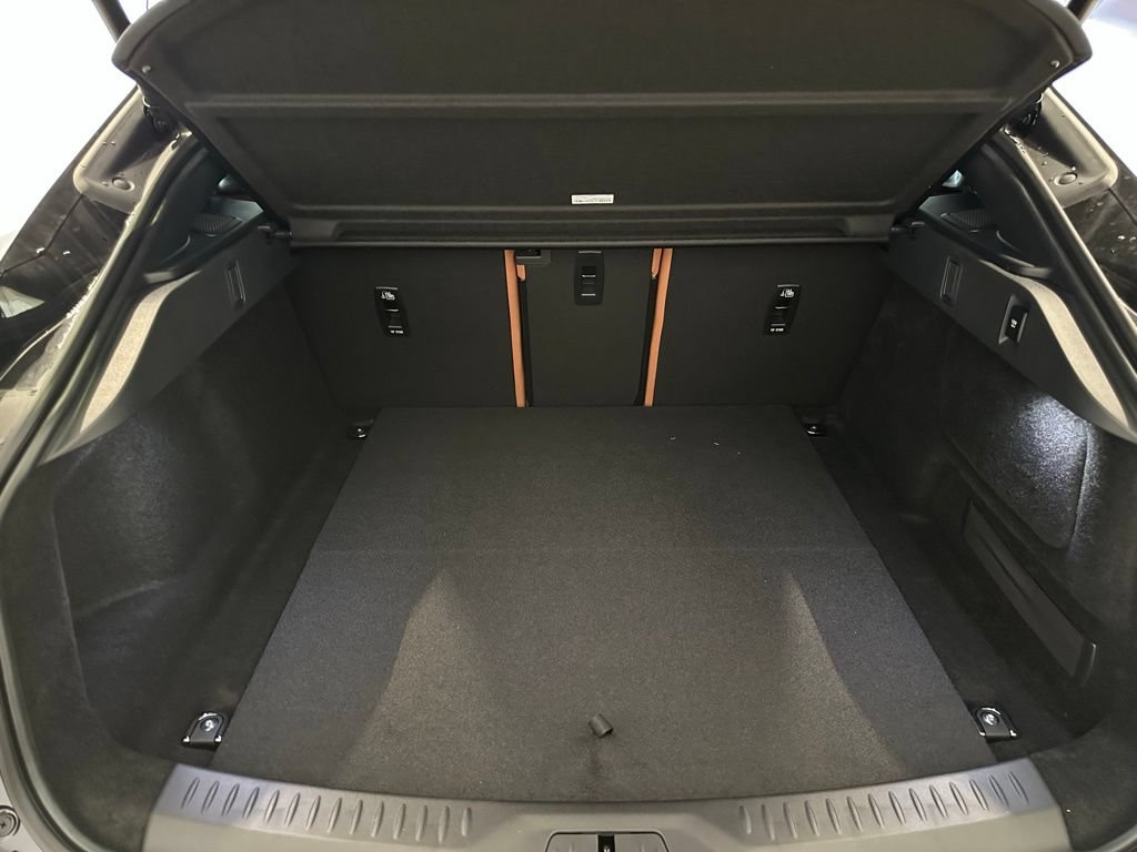 New 2024 Jaguar I-PACE R-Dynamic HSE AWD/4WD image 10