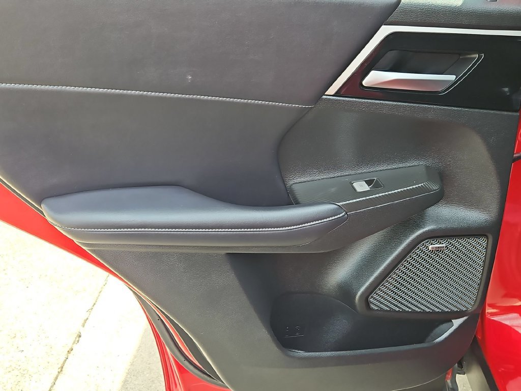 Used 2025 Mitsubishi Outlander SE AWD/4WD image 24