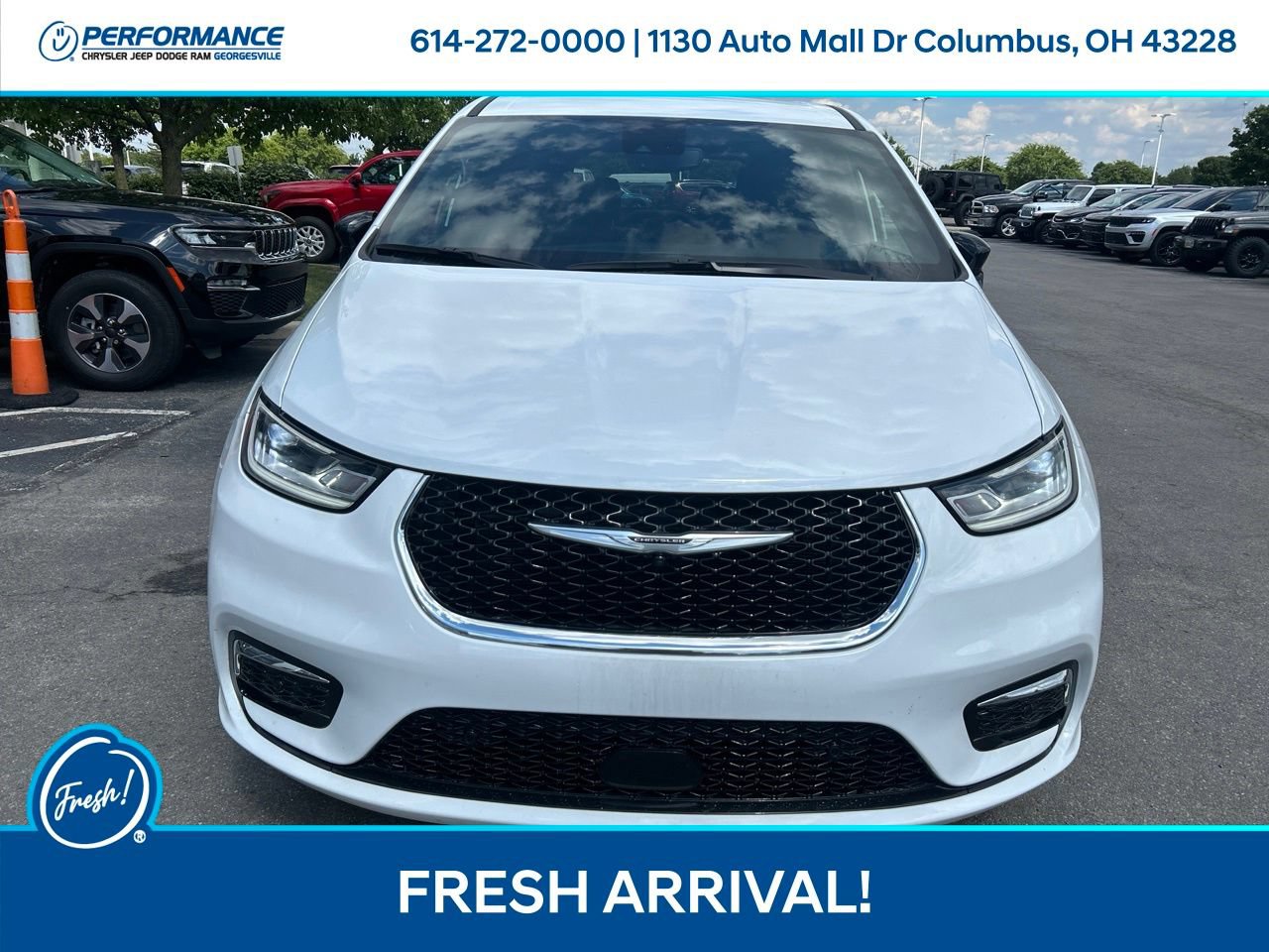 Used 2026 Chrysler Pacifica Select FWD image 9