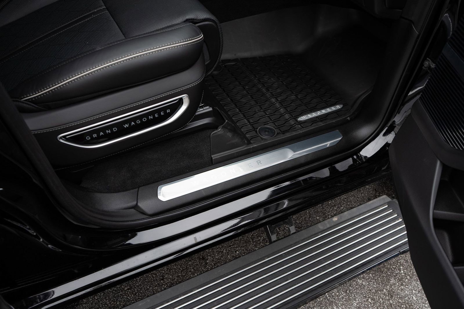 Used 2024 Jeep Grand Wagoneer L Series II w/ Quick Order Packagew 28T image 46