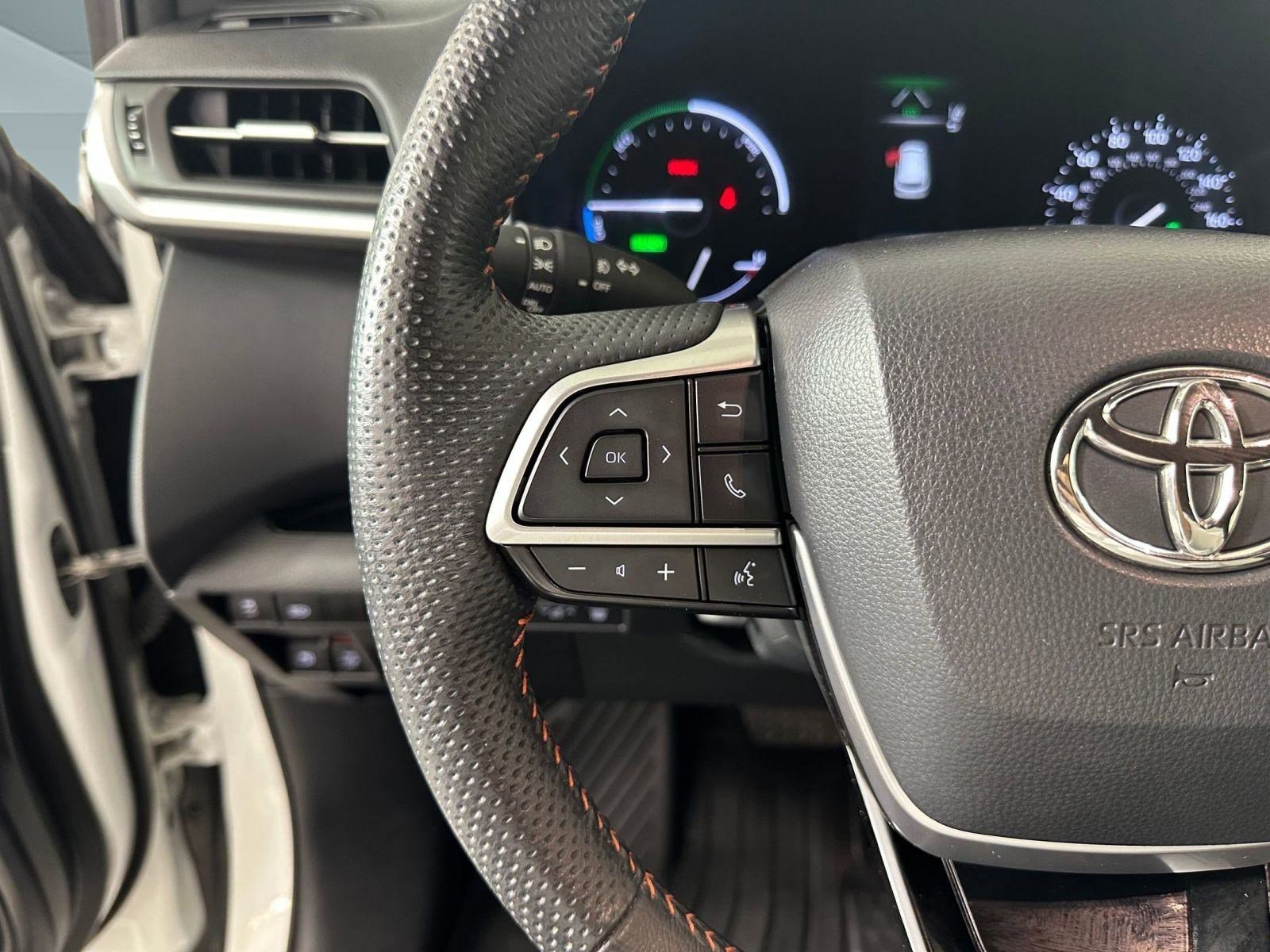 Used 2023 Toyota Sienna XSE image 16