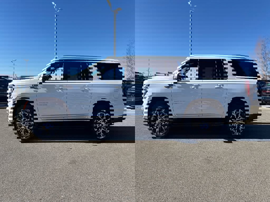 New 2026 GMC Yukon XL Denali w/ LPO, Floor Liner Package image 3