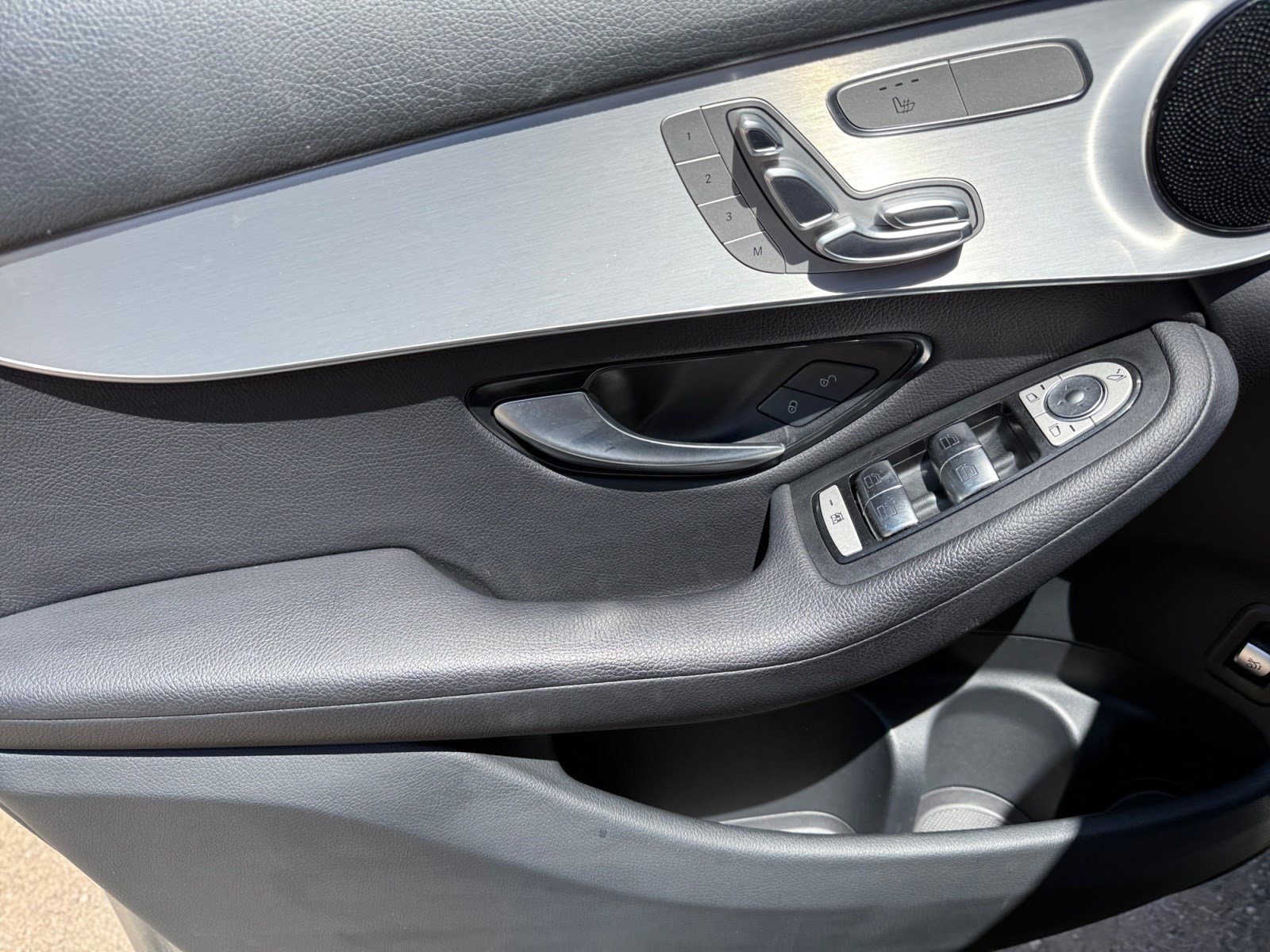 Used 2019 Mercedes-Benz GLC 300 4MATIC image 13