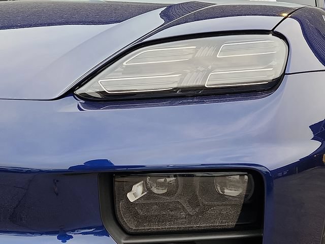 New 2025 Porsche Macan 4 Electric AWD/4WD image 11