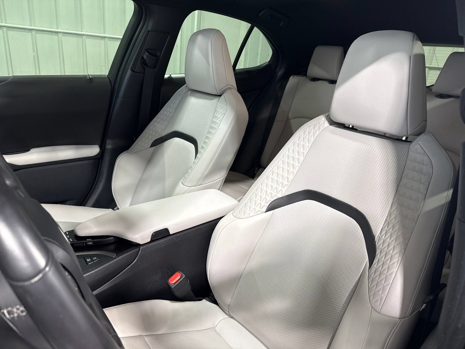 Used 2020 Lexus UX 250h w/ Premium Package AWD/4WD image 24