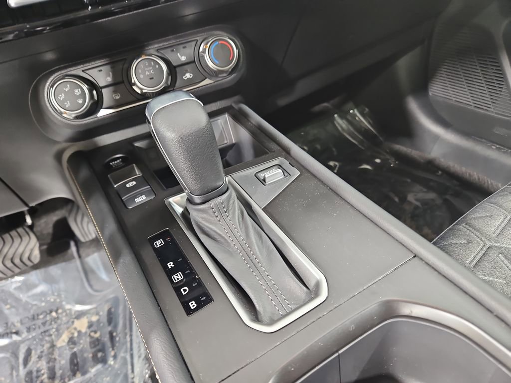 New 2025 Nissan Kicks SV w/ SV Premium Package image 23