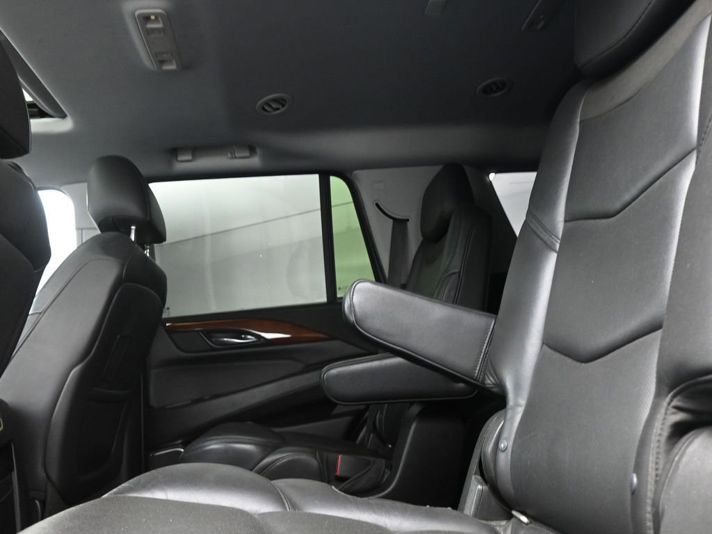 Used 2019 Cadillac Escalade Luxury image 15