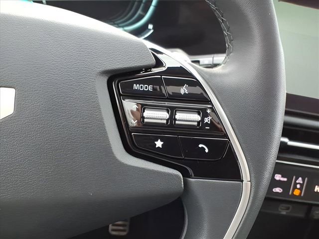 Used 2024 Kia Niro EX Touring image 29