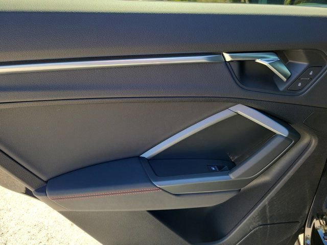 Certified 2025 Audi Q3 2.0T Premium Plus w/ Premium Plus Package image 12