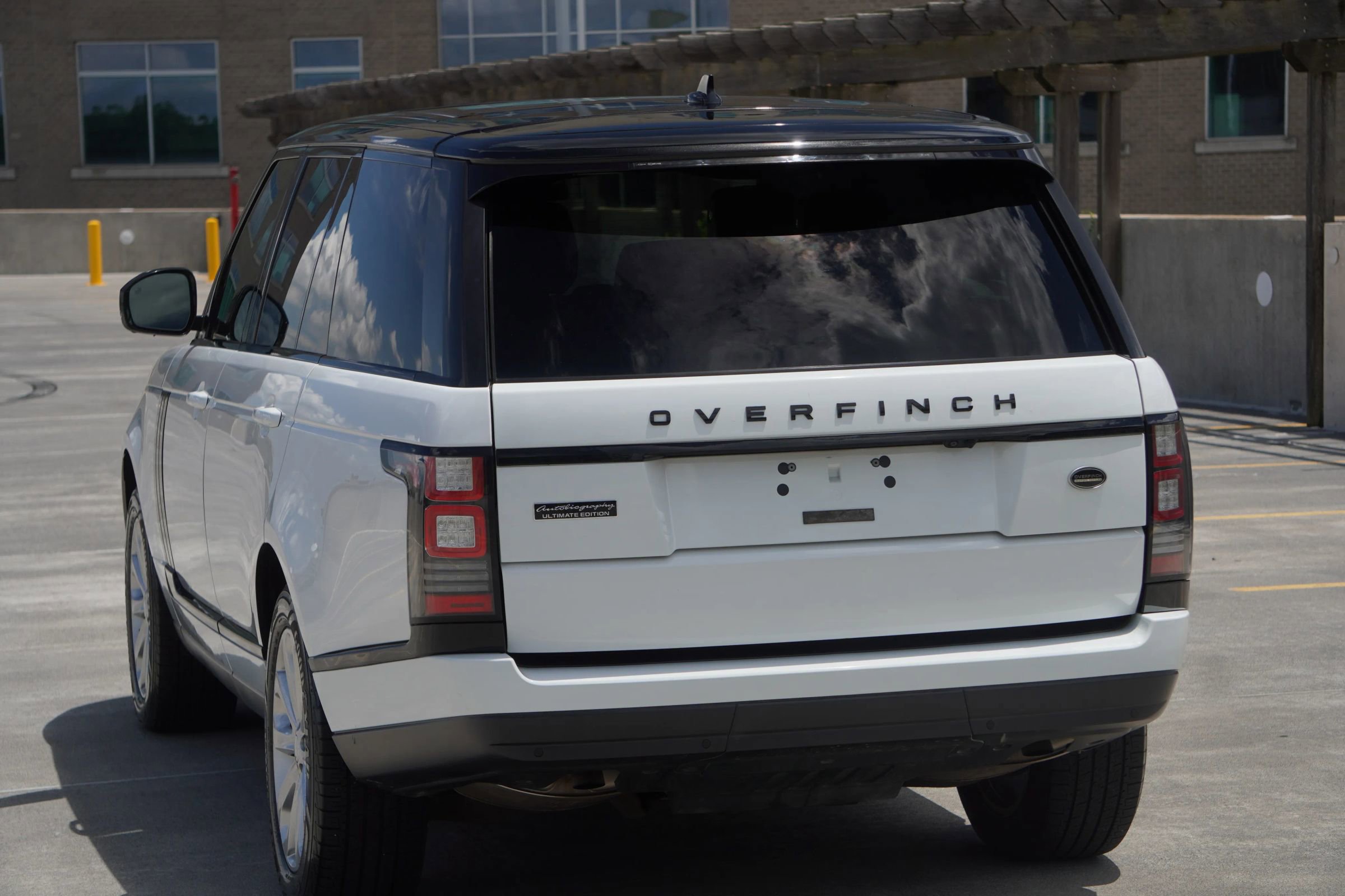 Used 2016 Land Rover Range Rover HSE image 14