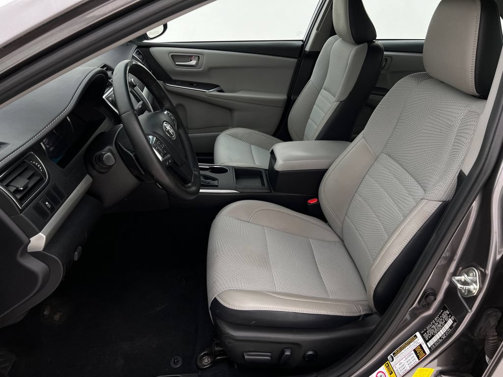 Used 2016 Toyota Camry SE FWD image 11