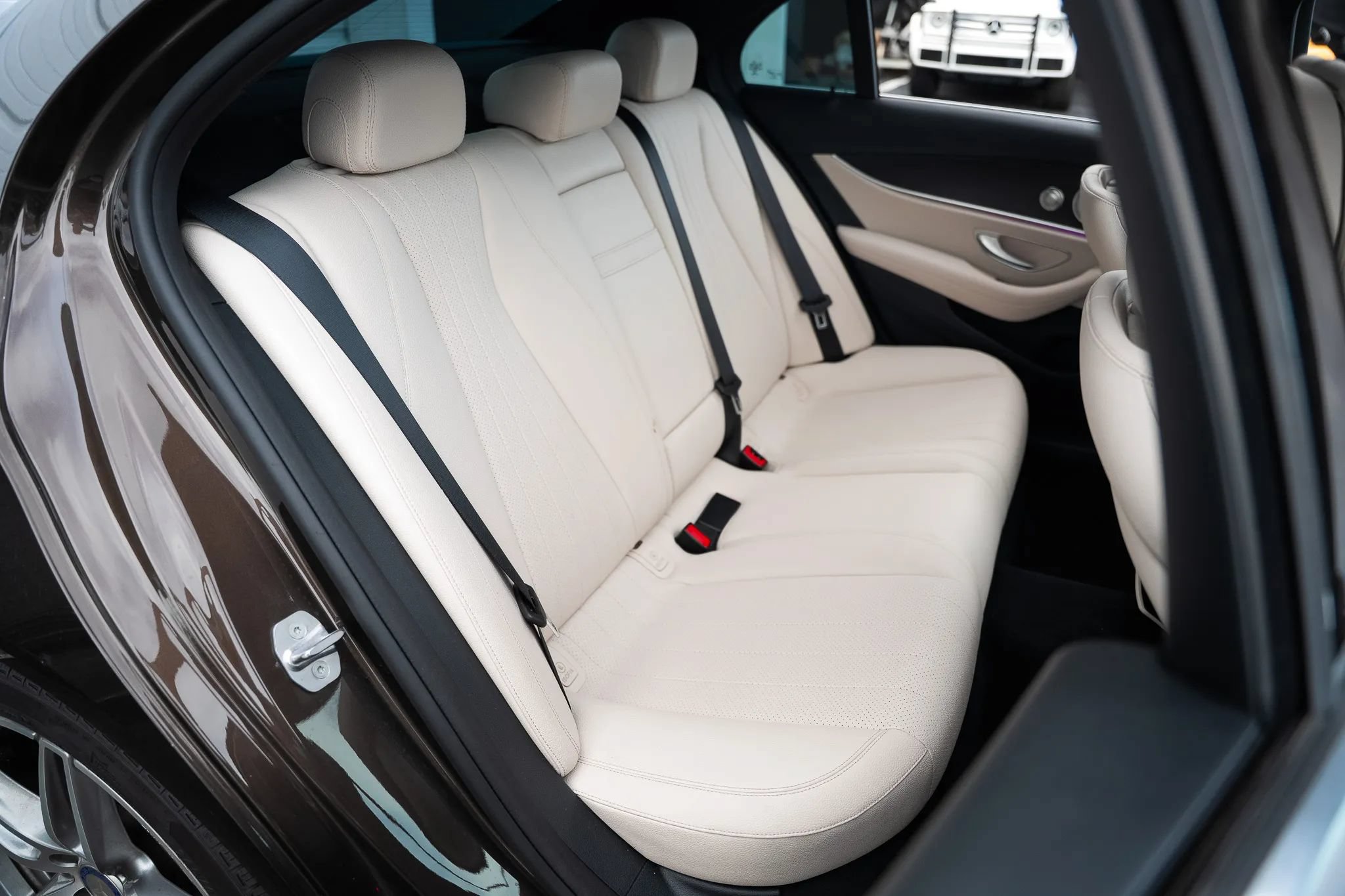 Used 2017 Mercedes-Benz E 300 4MATIC image 33