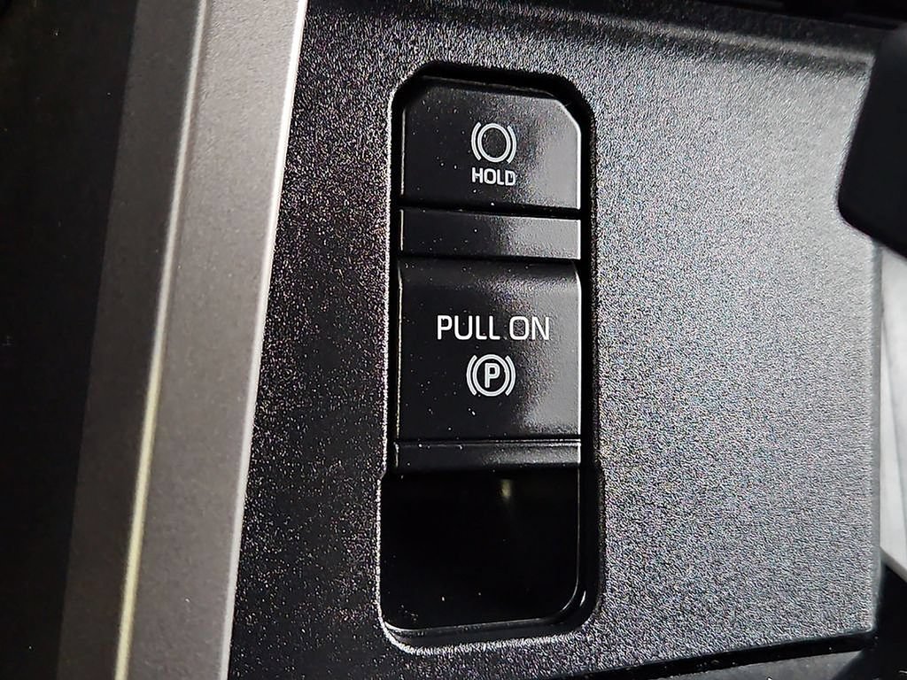 Used 2022 Toyota Tundra SR5 AWD/4WD image 17