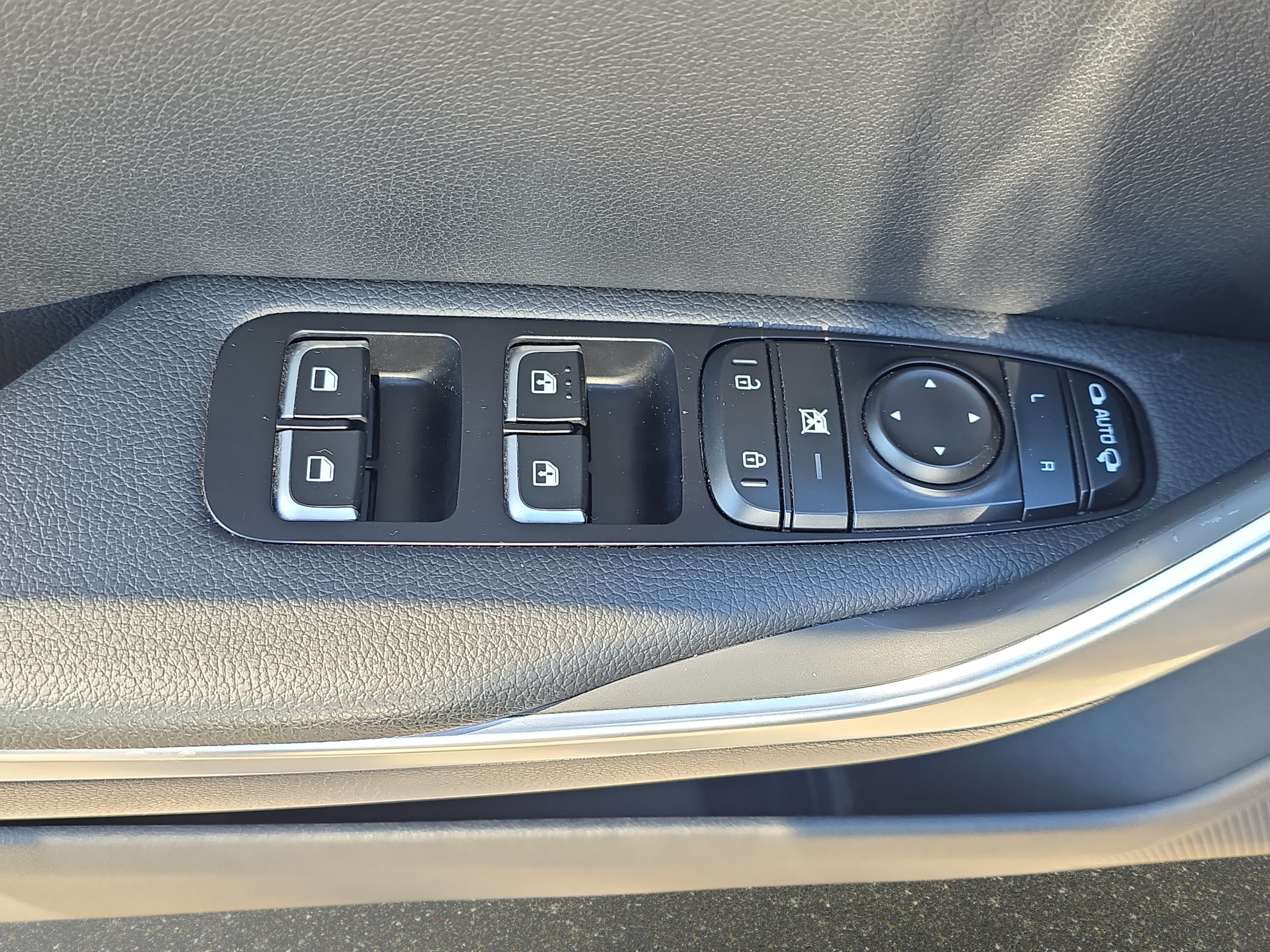 Used 2021 Kia Stinger GT AWD/4WD image 25