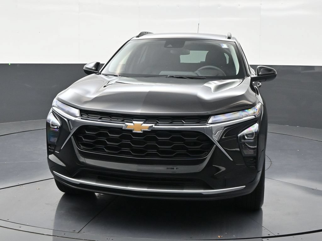 Used 2025 Chevrolet Trax LT w/ Driver Confidence Package FWD image 8