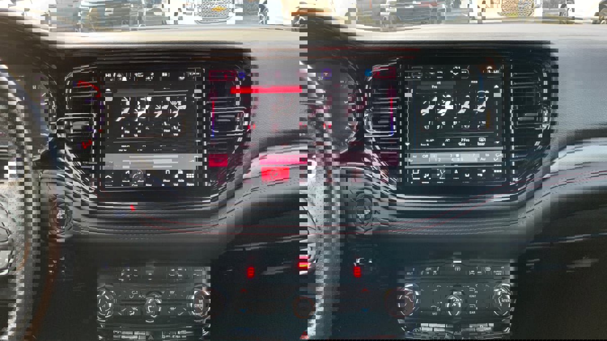 Used 2023 Dodge Durango GT image 35