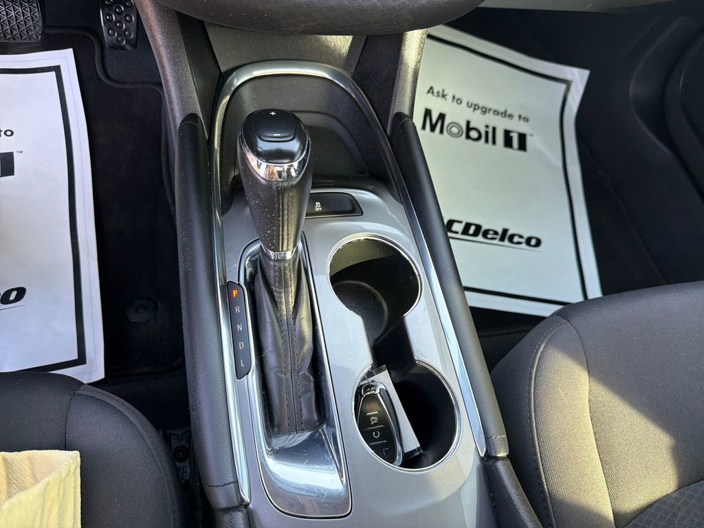 Used 2017 Chevrolet Malibu LT image 26