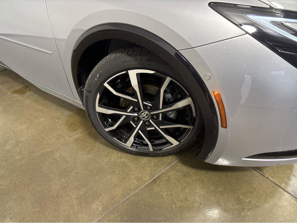 New 2026 Toyota Prius Plug-In Hybrid image 9