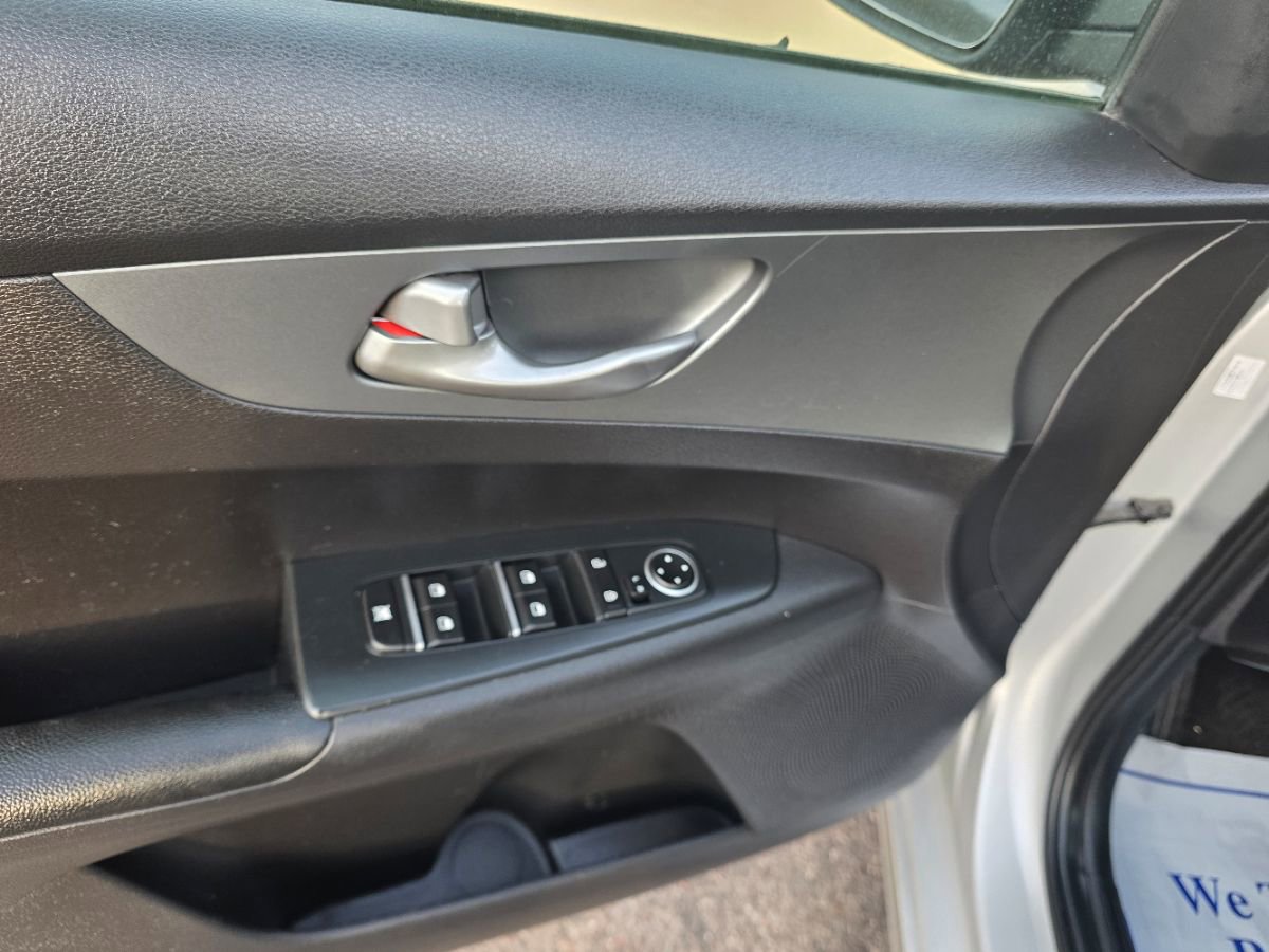 Used 2021 Kia Forte LXS image 13