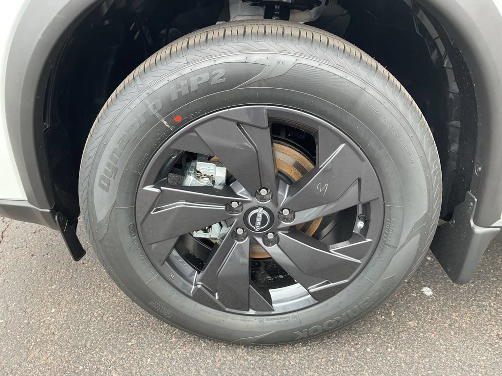New 2026 Nissan Rogue SV w/ Cold Weather Package AWD/4WD image 9