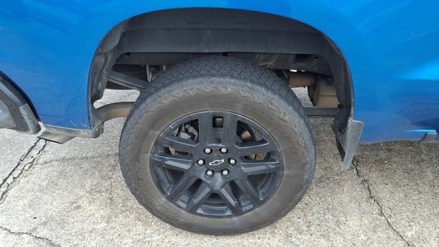 Used 2023 Chevrolet Silverado 1500 Custom Trail Boss w/ LPO, Dark Essentials Package AWD/4WD image 10