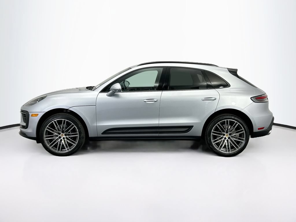 Used 2026 Porsche Macan AWD/4WD image 2