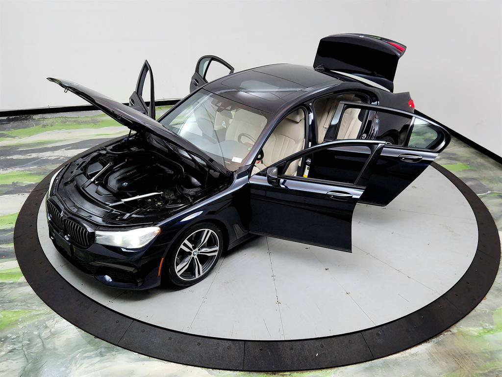 Used 2019 BMW 740i w/ M Sport Package RWD image 37