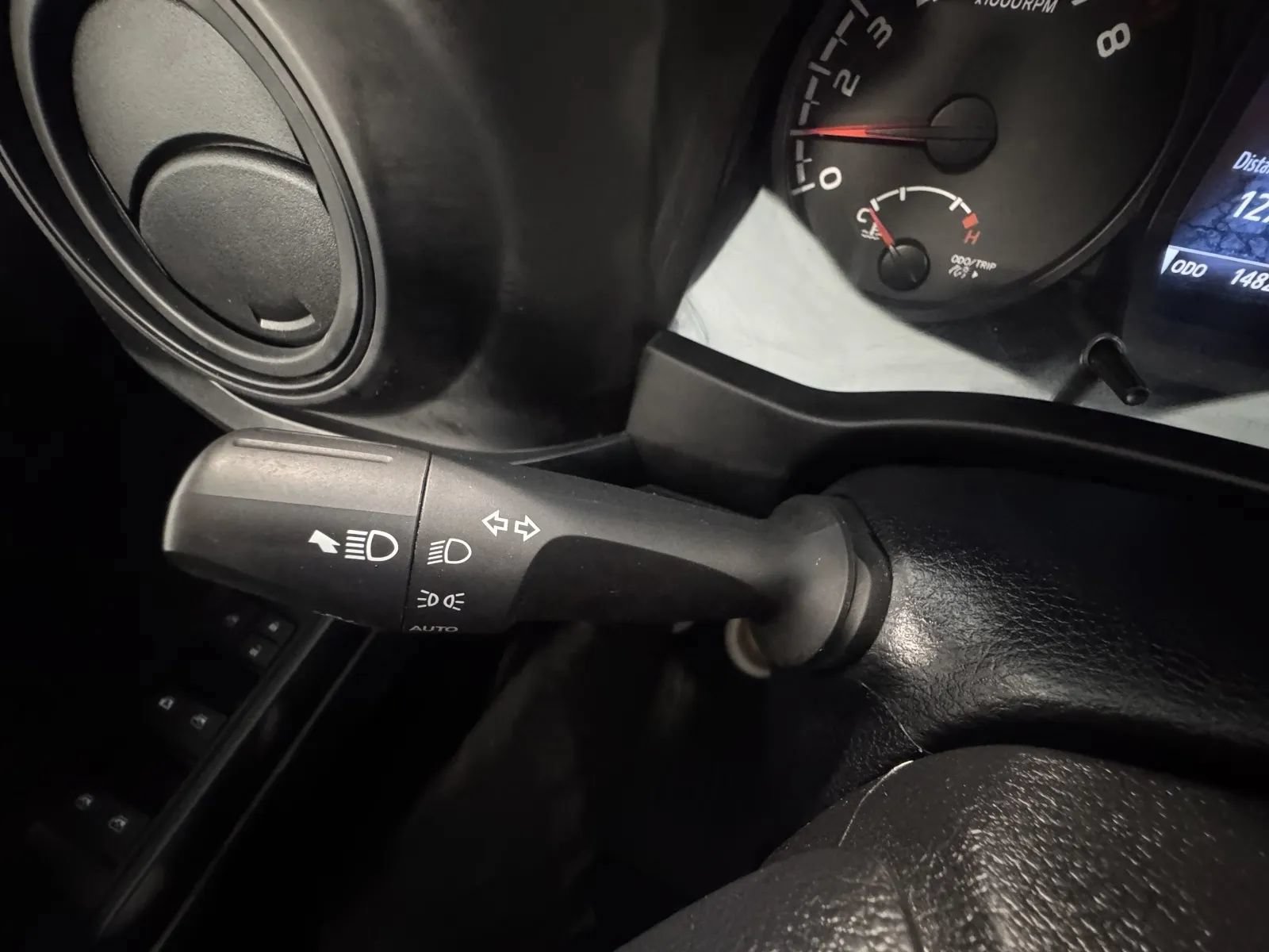 Used 2023 Toyota Tacoma SR AWD/4WD image 28
