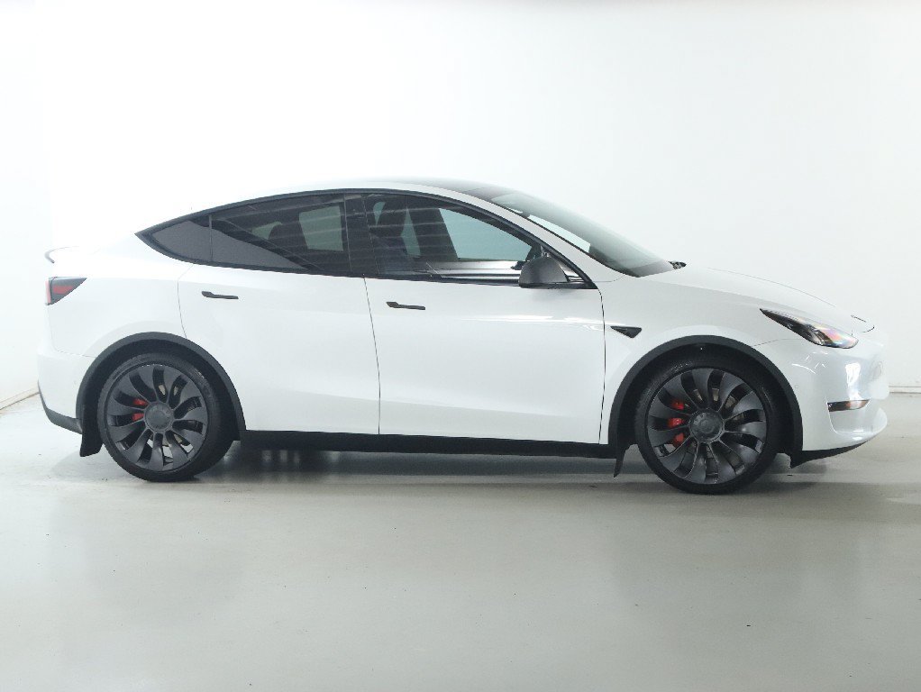 Used 2022 Tesla Model Y Performance AWD/4WD image 11