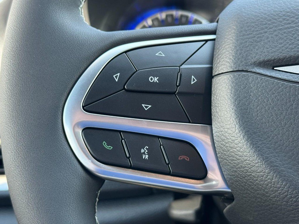 New 2027 Chrysler Pacifica Select FWD image 13
