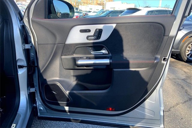 Used 2025 Mercedes-Benz GLA 35 AMG 4MATIC image 19