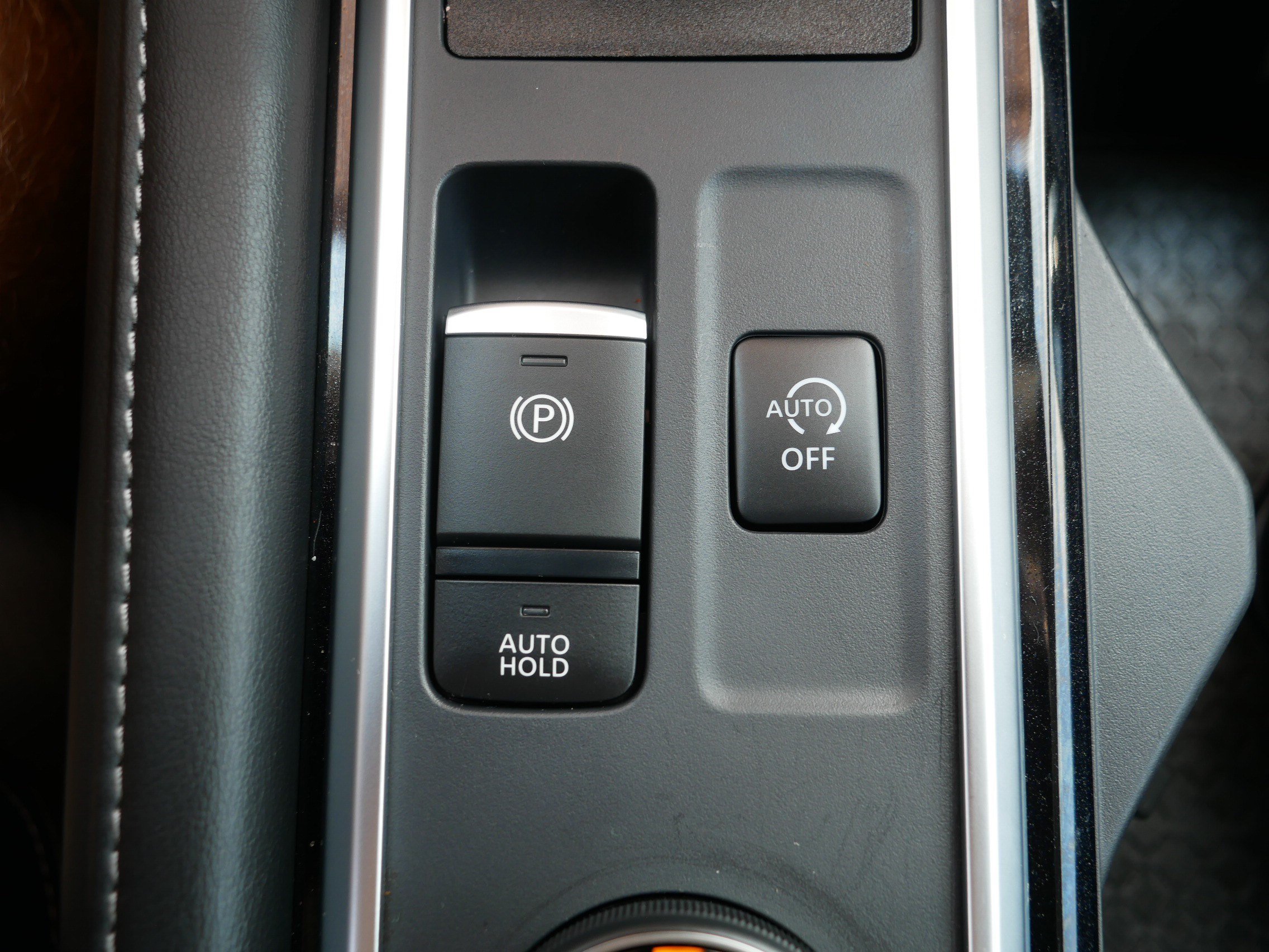 Certified 2026 Nissan Pathfinder SL w/ SL Premium Package AWD/4WD image 32