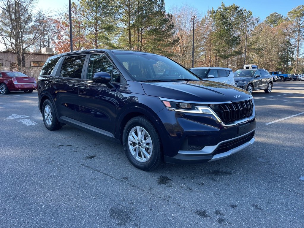 Certified 2023 Kia Carnival LX image 4