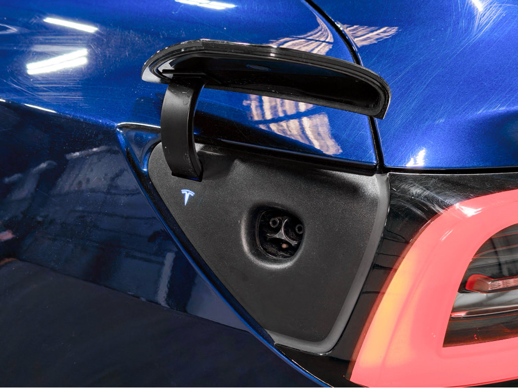 Used 2018 Tesla Model 3 Long Range image 5