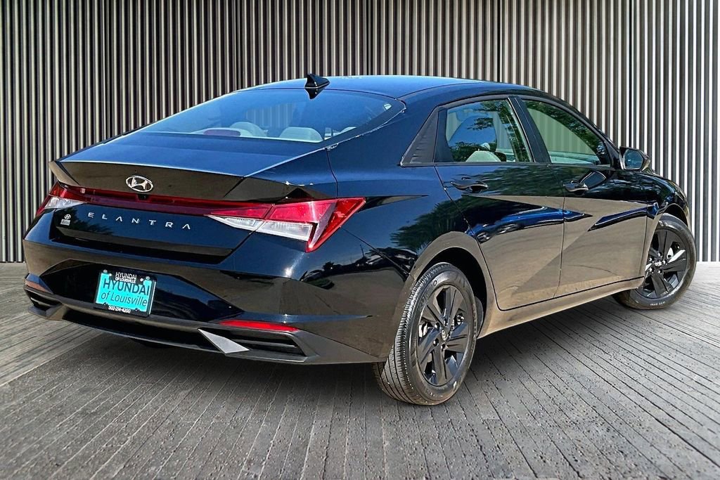 Used 2023 Hyundai Elantra SEL FWD image 13